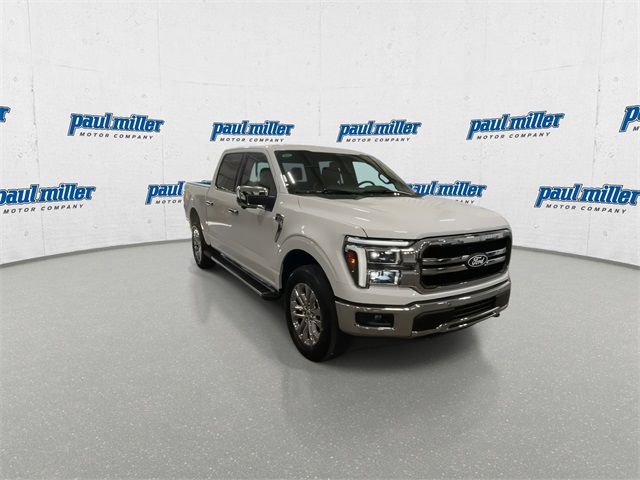 2025 Ford F-150 Lariat photo 2