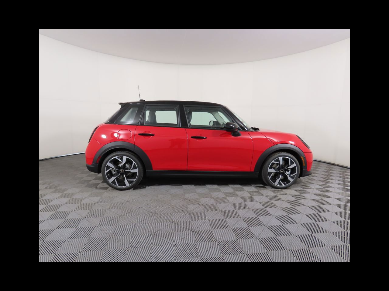 2025 Mini Cooper 4 Door Hardtop Signature photo 4