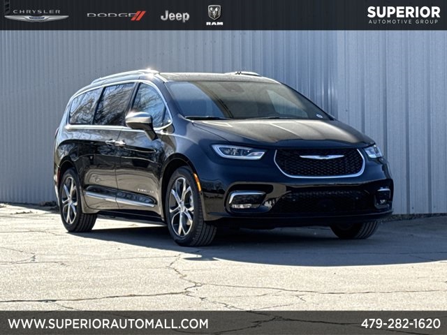 2026 Chrysler Pacifica Pinnacle's photo