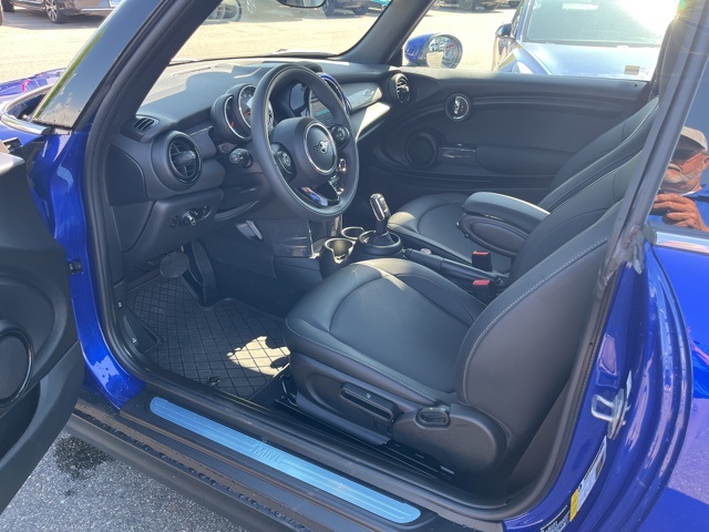 2021 Mini Cooper 2 Door Hardtop Oxford Edition photo 9