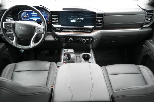 2024 Chevrolet Silverado 1500 LT Trail Boss photo 2