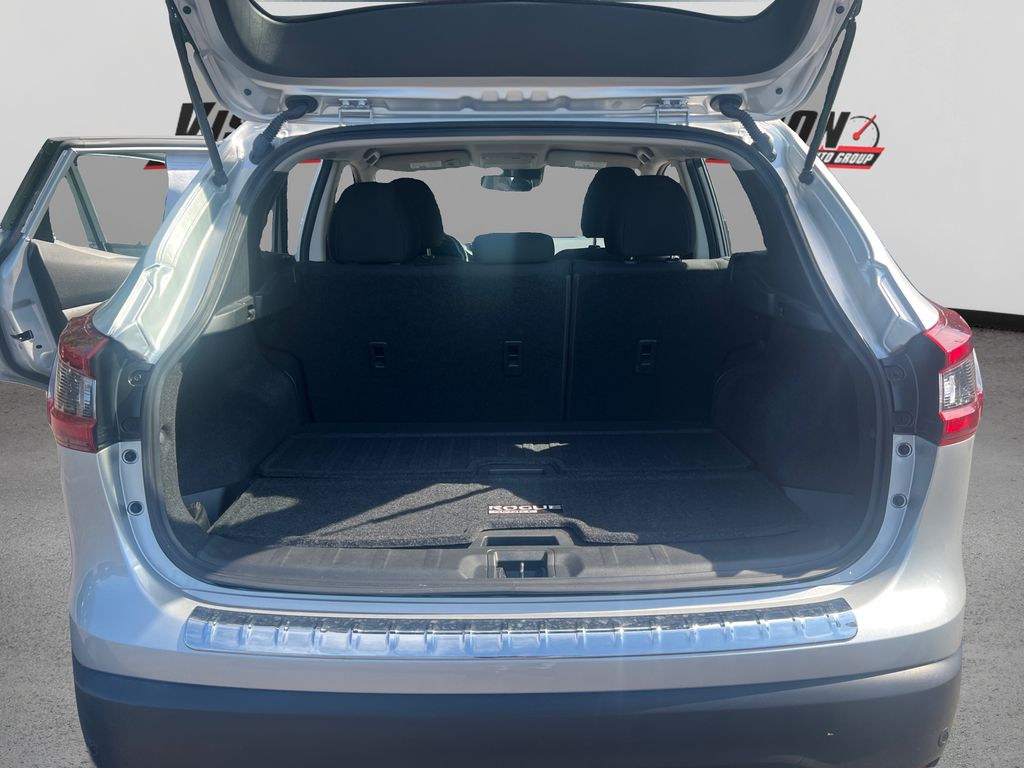 2022 Nissan Rogue Sport SV photo 11