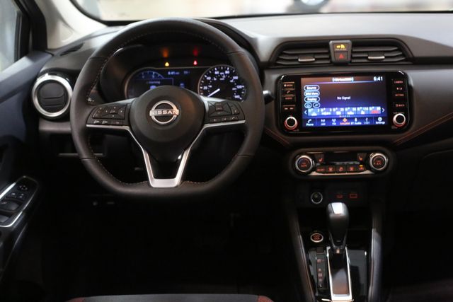 2025 Nissan Versa SR photo 13