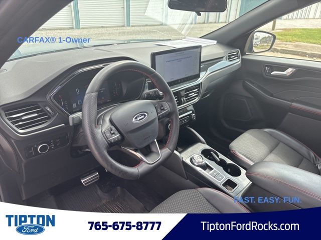 2023 Ford Escape ST-Line photo 4