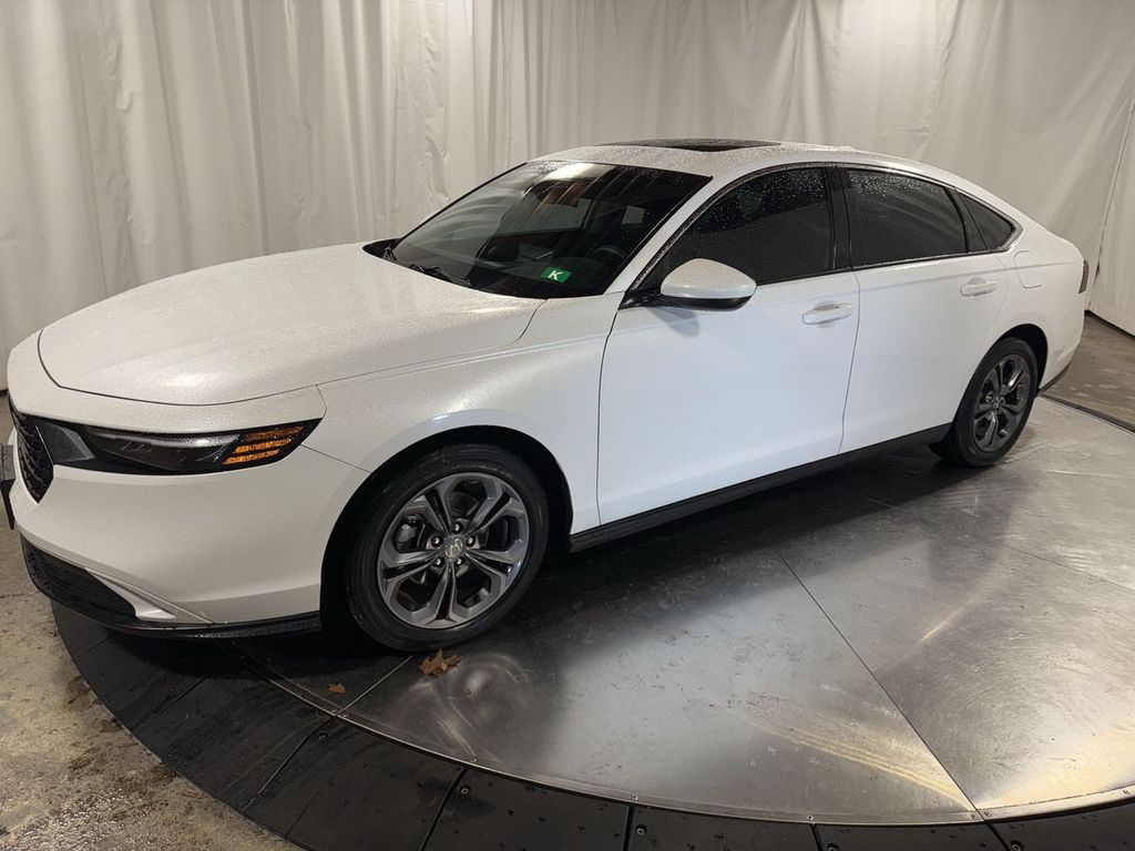 2023 Honda Accord EX's photo