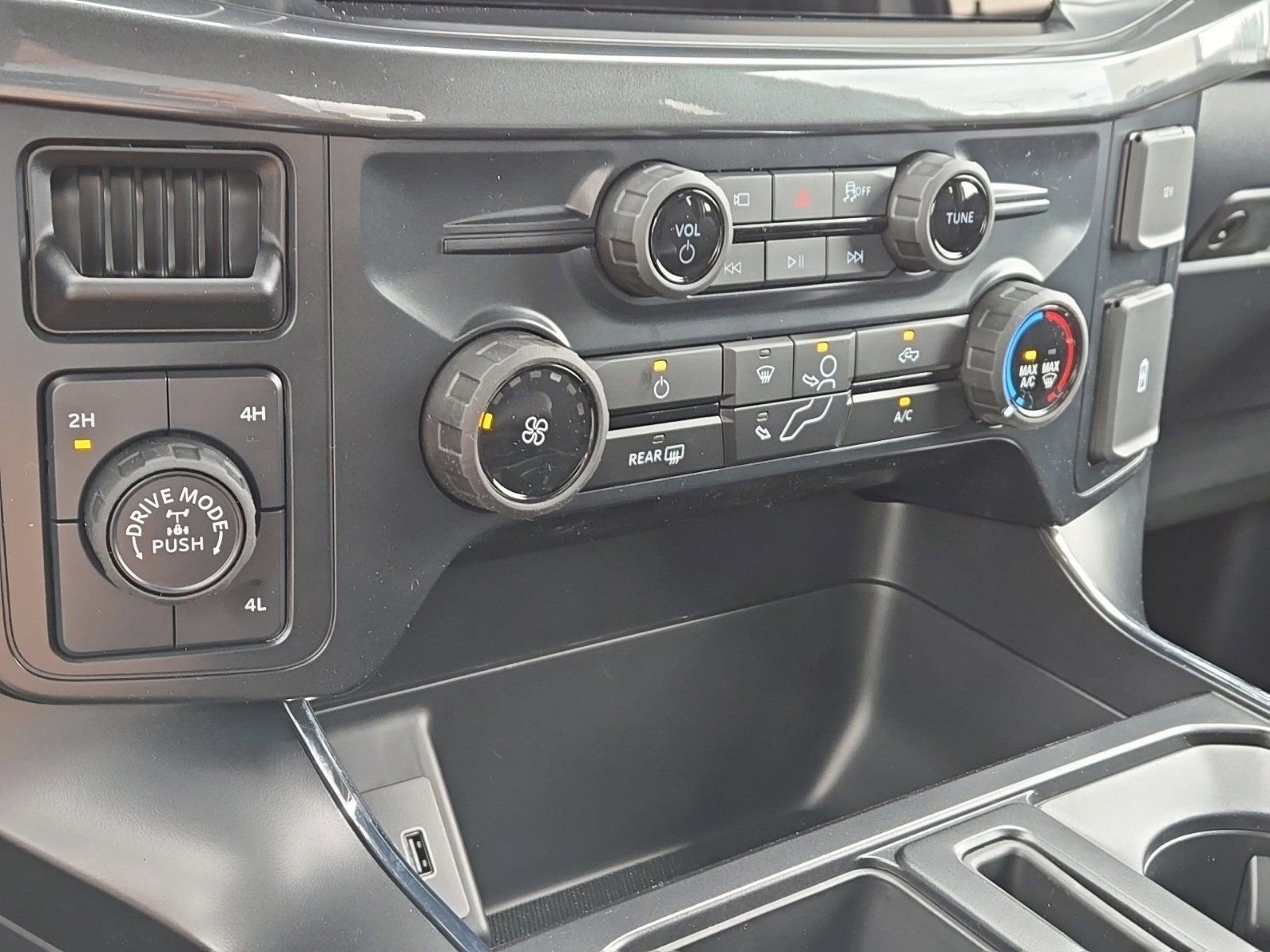 2025 Ford F-150 STX photo 26