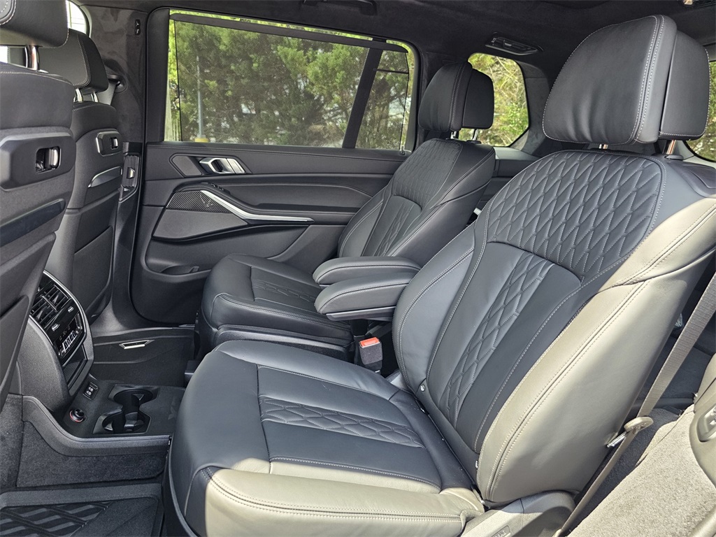 2026 Bmw X7 M60i photo 16