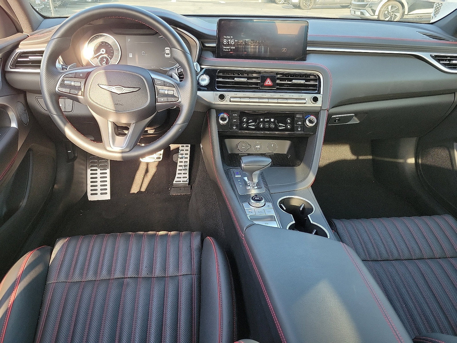 2025 Genesis G70 3.3T Sport Advanced photo 4