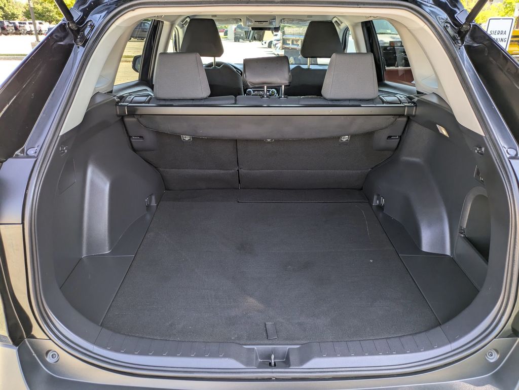 2024 Toyota RAV4 Hybrid photo 24