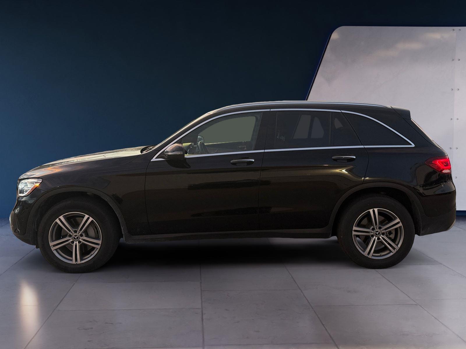 2022 Mercedes Benz GLC 300 photo 2