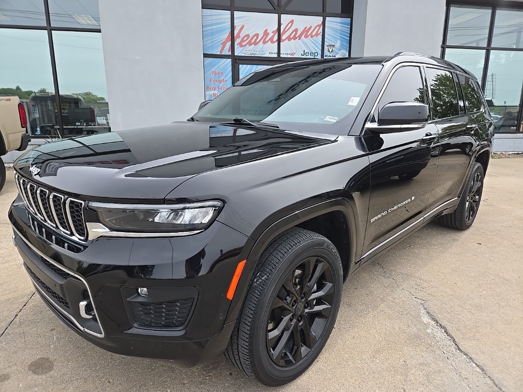 Used 2021 Jeep Grand Cherokee L Overland with VIN 1C4RJKDG7M8185386 for sale in Kansas City