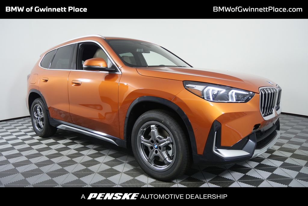 2025 BMW X1 28i's photo