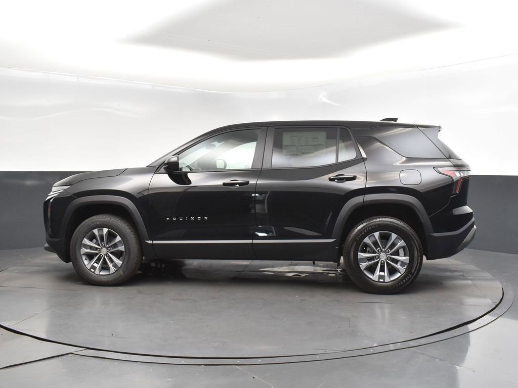 2026 Chevrolet Equinox LT photo 2