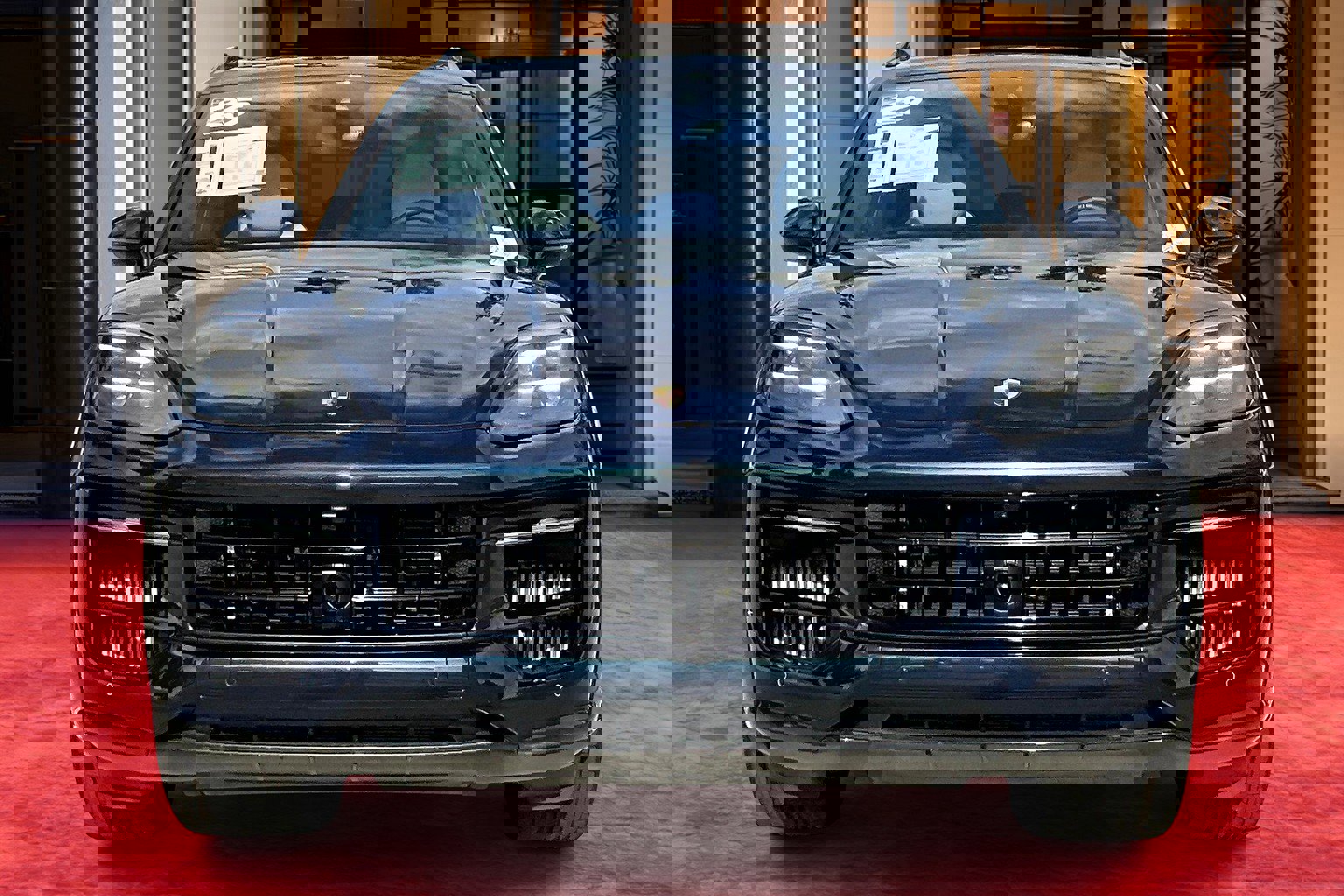 2025 Porsche Cayenne GTS photo 2