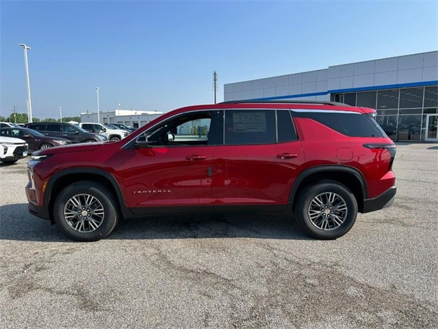 2025 Chevrolet Traverse photo 2