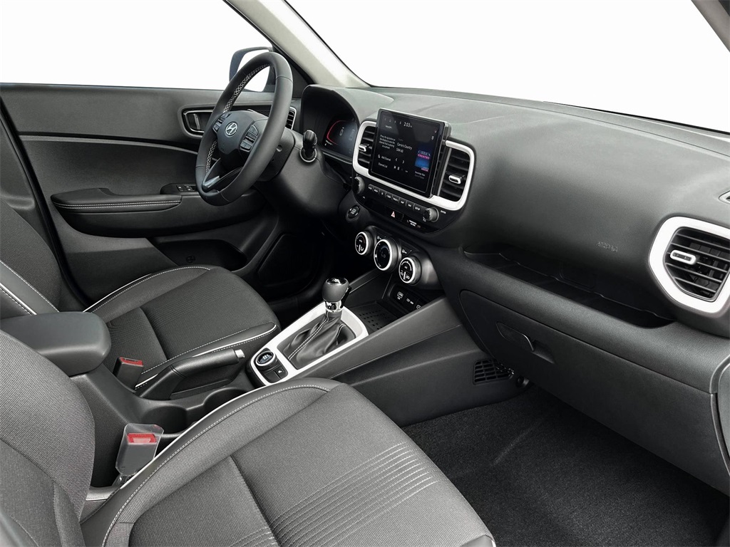 2025 Hyundai Venue Limited photo 15