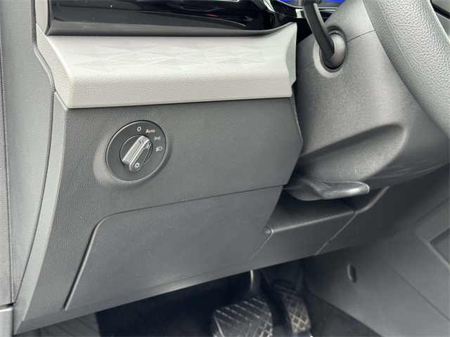 2022 Volkswagen Taos S photo 28