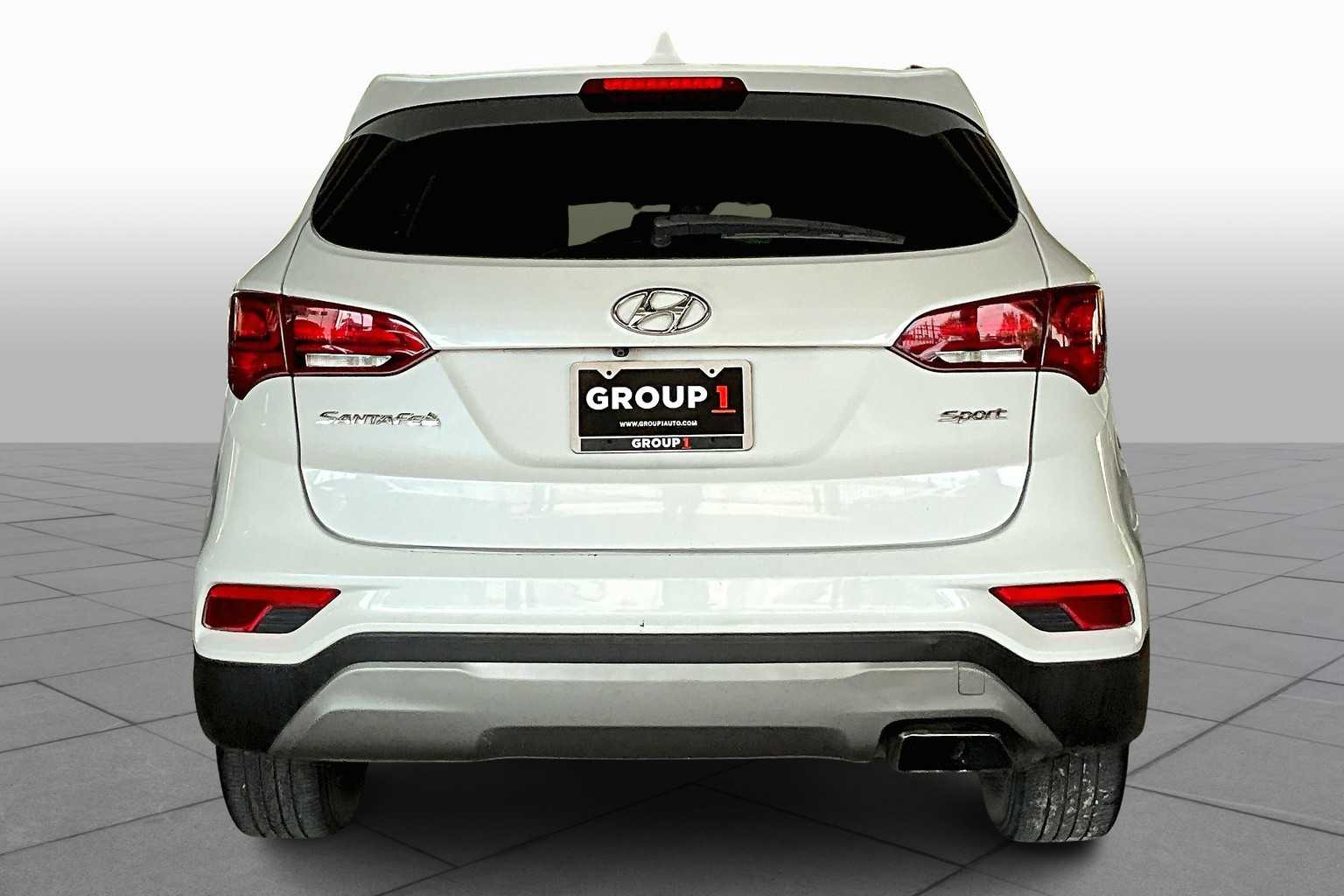 2017 Hyundai Santa Fe Sport photo 3