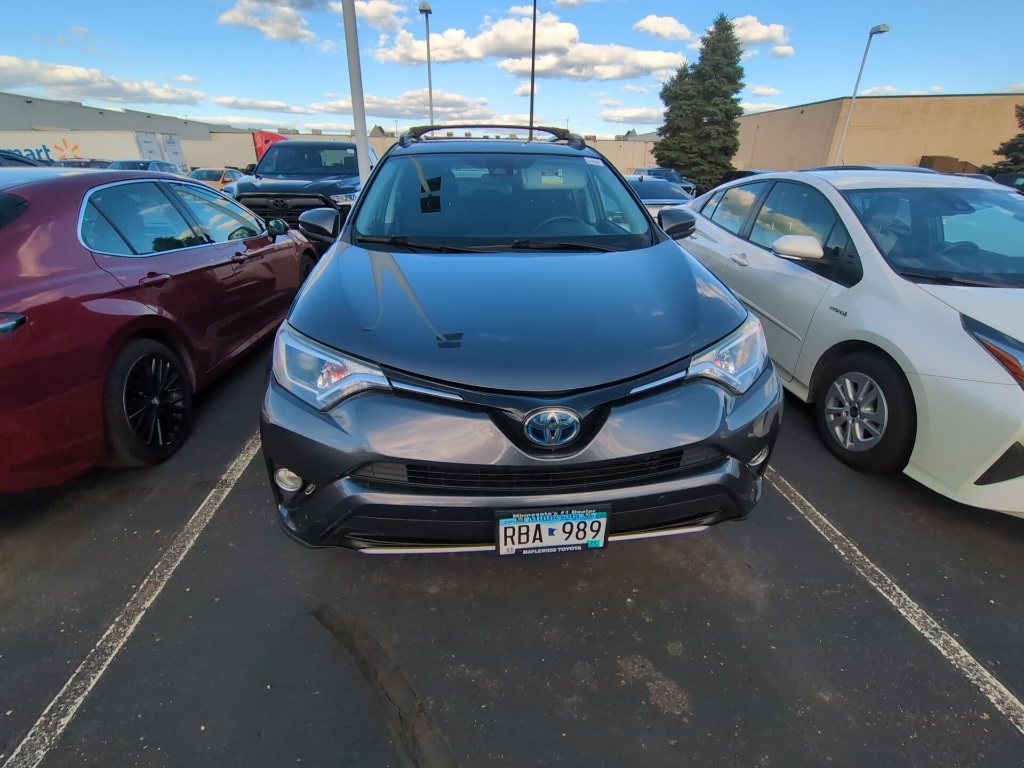 Used 2018 Toyota RAV4 XLE with VIN JTMRJREVXJD231088 for sale in Minneapolis, Minnesota