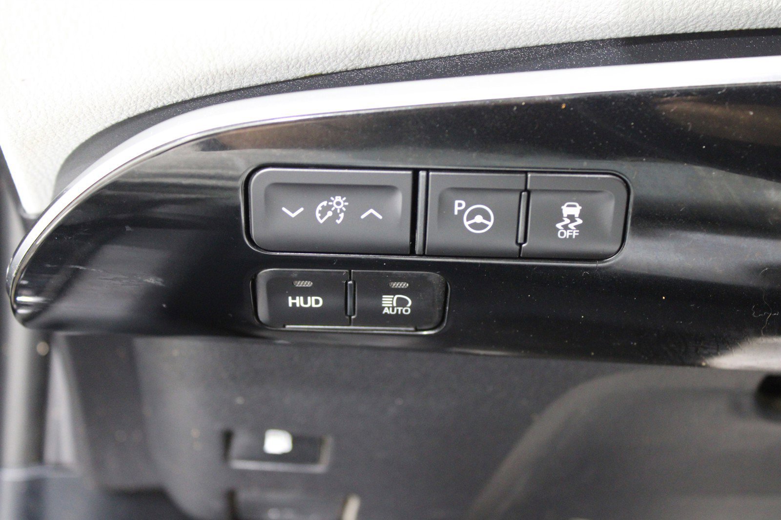 2021 Toyota Prius Limited photo 7