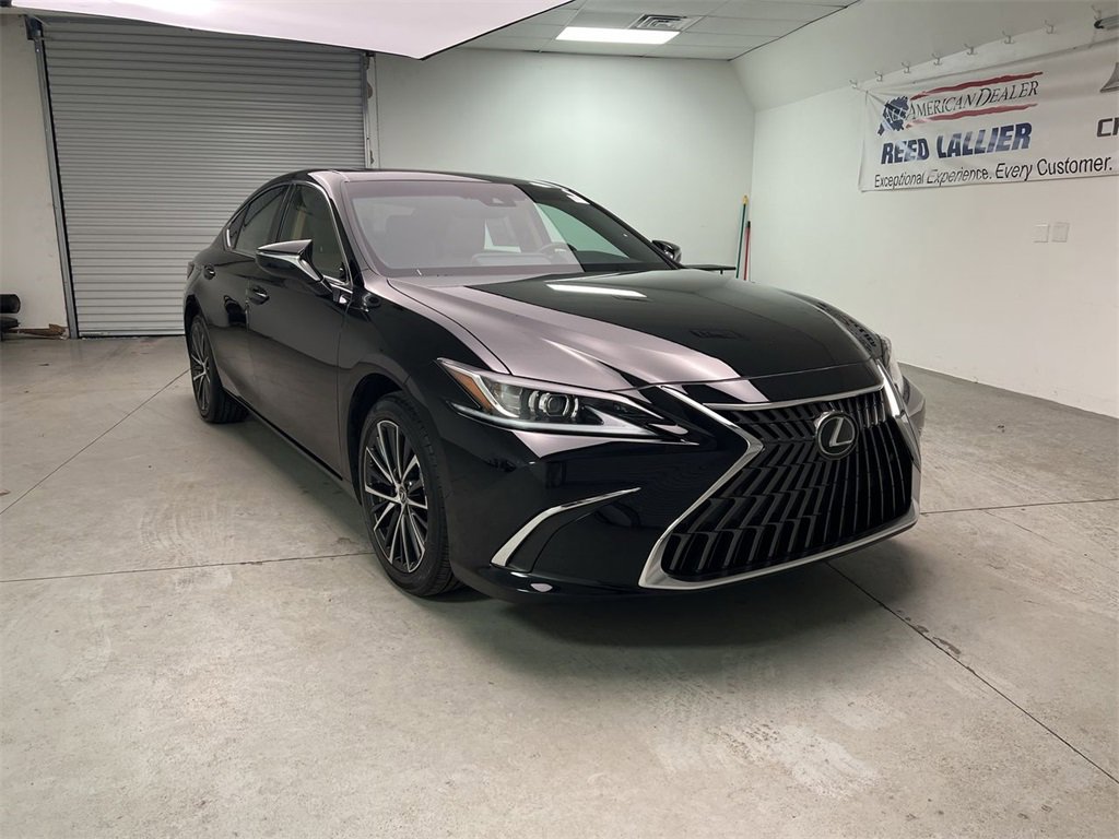 2024 Lexus ES 350's photo