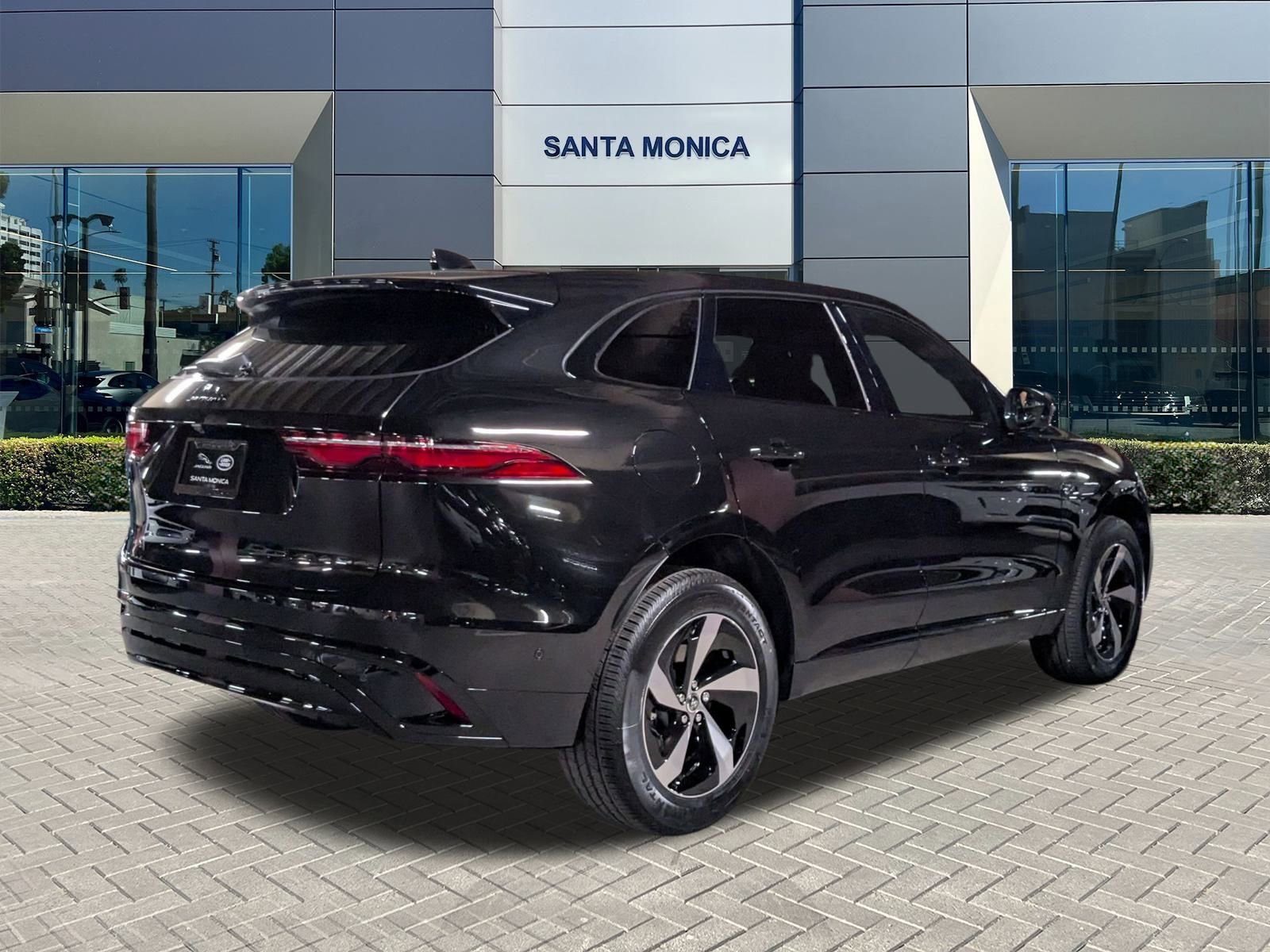 2025 Jaguar F-PACE P250 R-Dynamic S photo 2