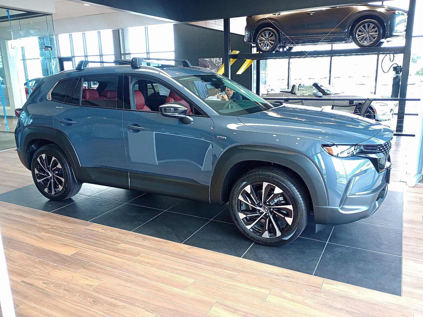 2025 Mazda CX-50 Premium Plus photo 2