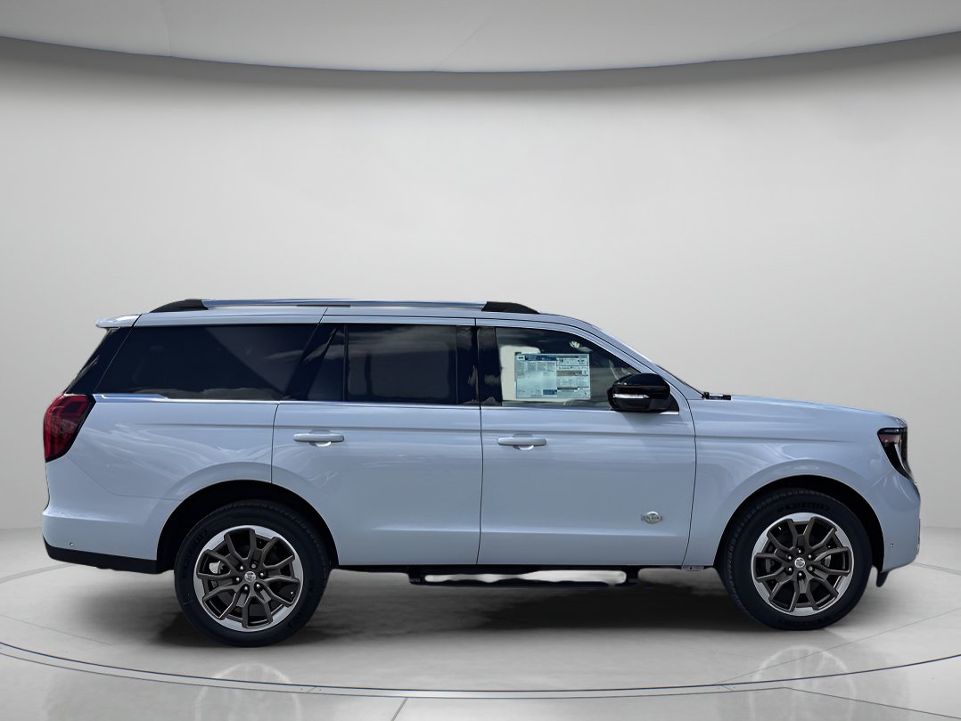 2025 Ford Expedition King Ranch photo 2