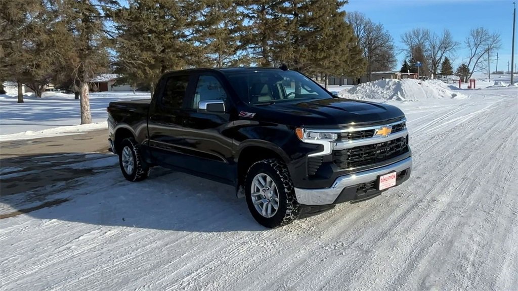 Used 2024 Chevrolet Silverado 1500 LT with VIN 1GCUDDED6RZ105143 for sale in Oslo, Minnesota