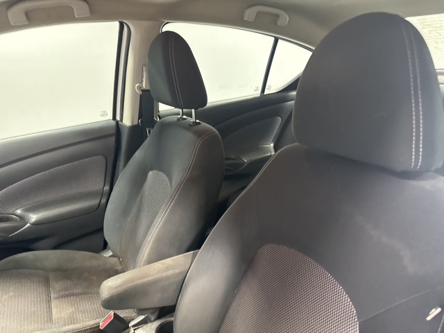 2016 Nissan Versa 1.6 SV photo 11