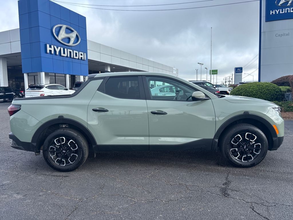 2024 Hyundai Santa Cruz SE photo 2