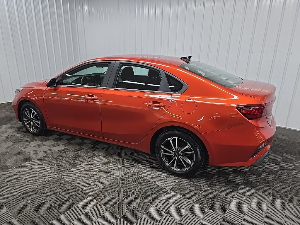 2023 Kia Forte LXS photo 4