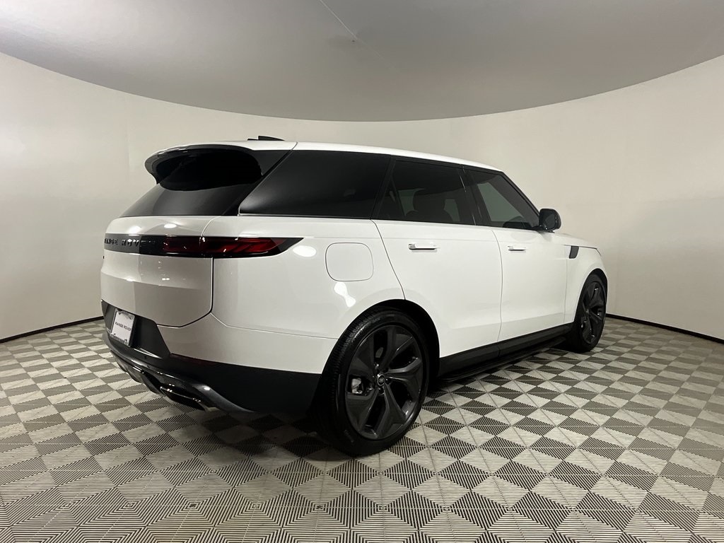 2024 Land Rover Range Rover Sport SE photo 4