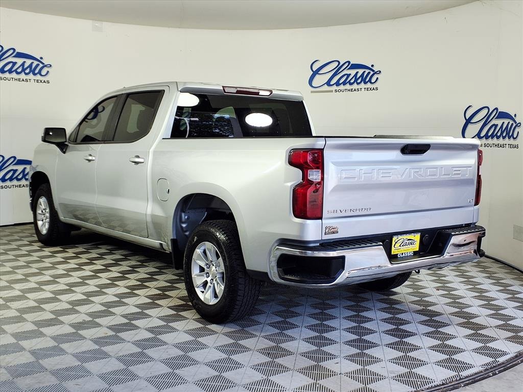2020 Chevrolet Silverado 1500 LT photo 2