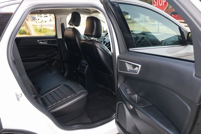 2022 Ford Edge SEL photo 23