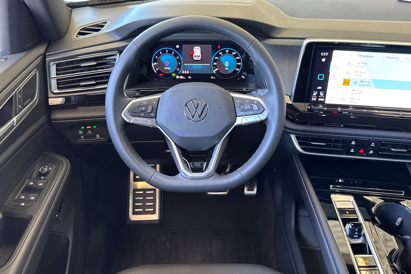 2025 Volkswagen Atlas Cross Sport SEL Premium R-Line photo 13