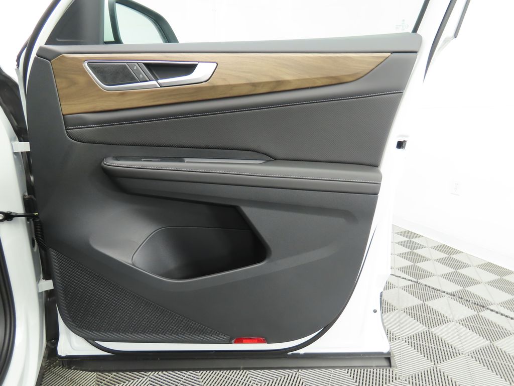 2026 Volkswagen Atlas SE Technology photo 25