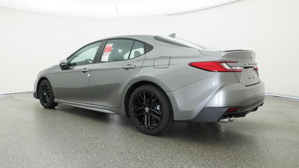 2025 Toyota Camry SE photo 9