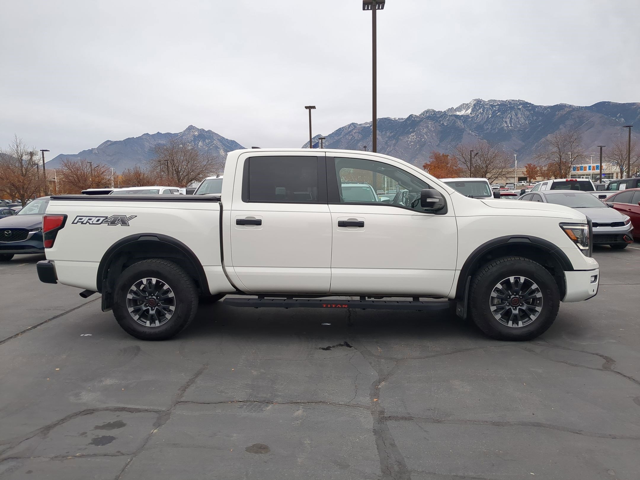 2024 Nissan Titan PRO-4X photo 2