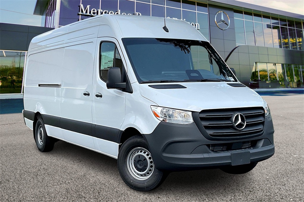 2025 Mercedes-Benz Sprinter Cargo Van Base's photo