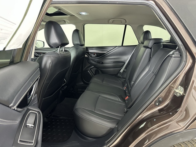 2021 Subaru Outback Limited photo 17