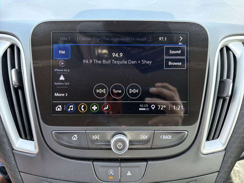 2024 Chevrolet Malibu 1LT photo 4