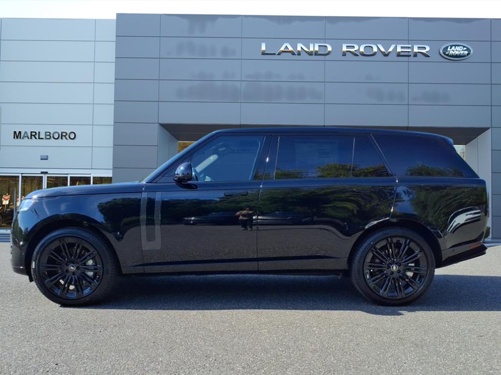 2025 Land Rover Range Rover SE photo 6