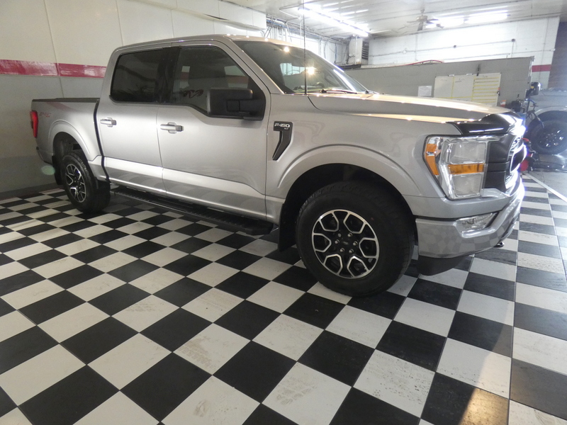 2022 Ford F-150 XLT photo 2