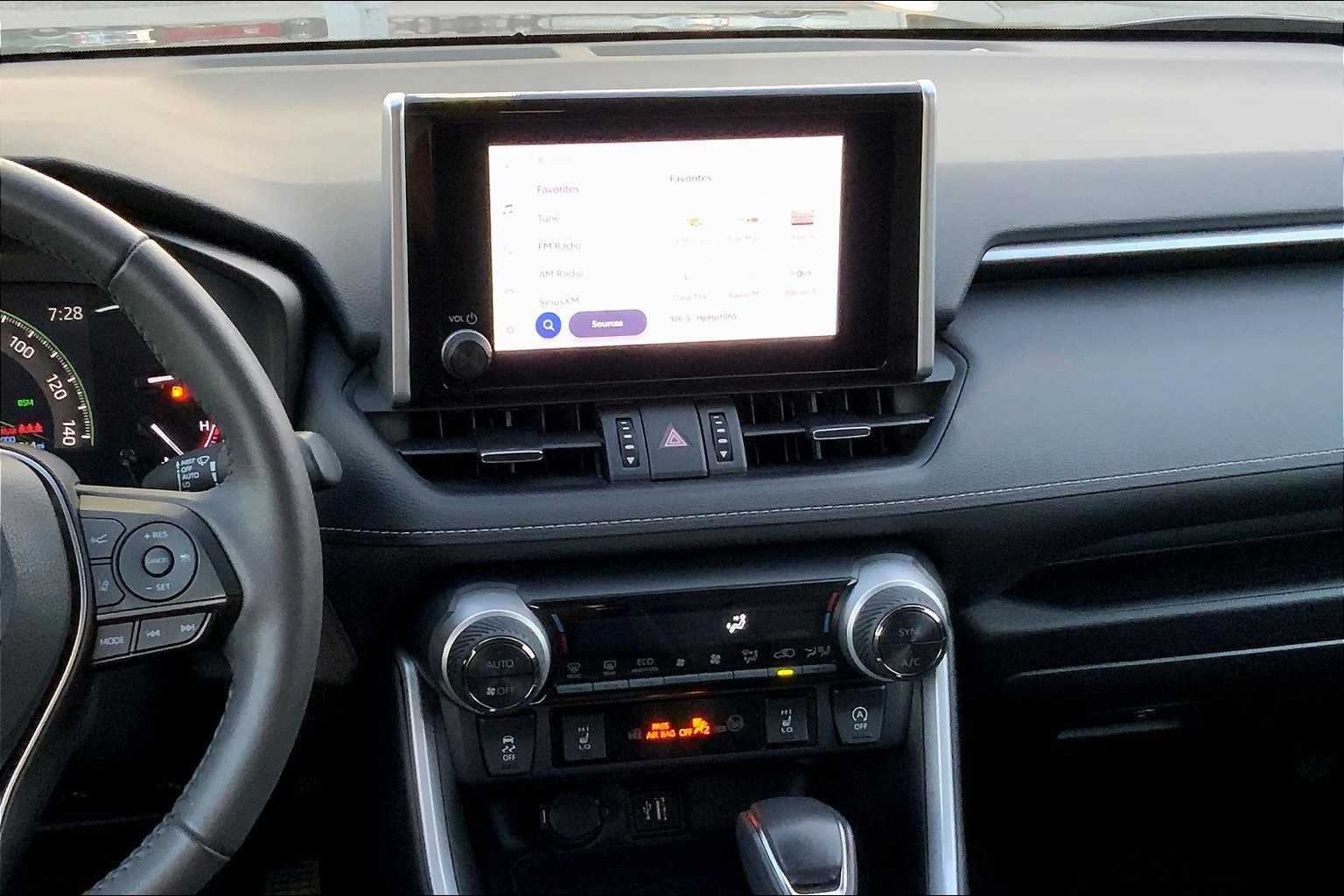 2024 Toyota RAV4 XLE Premium photo 3