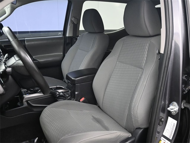 2022 Toyota Tacoma SR5 Double Cab photo 5