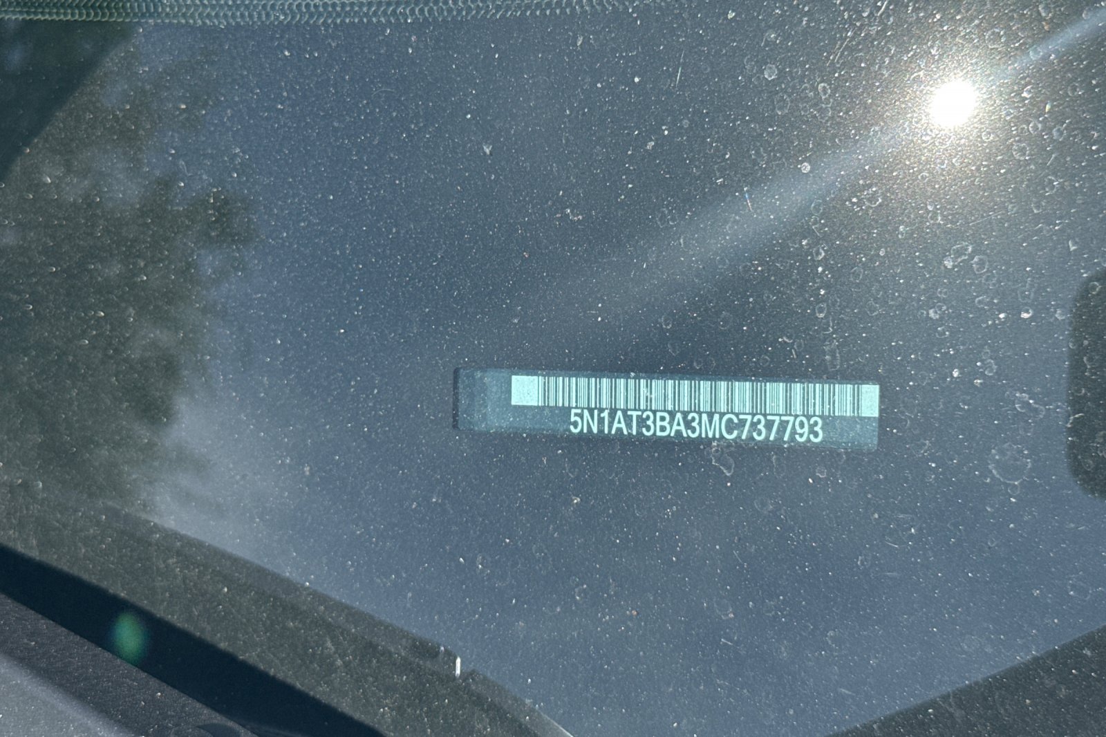 2021 Nissan Rogue SV photo 2