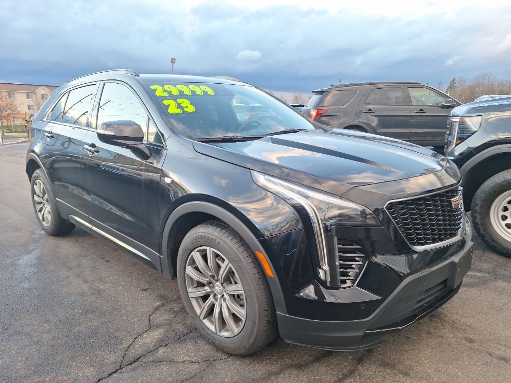 2023 Cadillac XT4 Sport photo 2