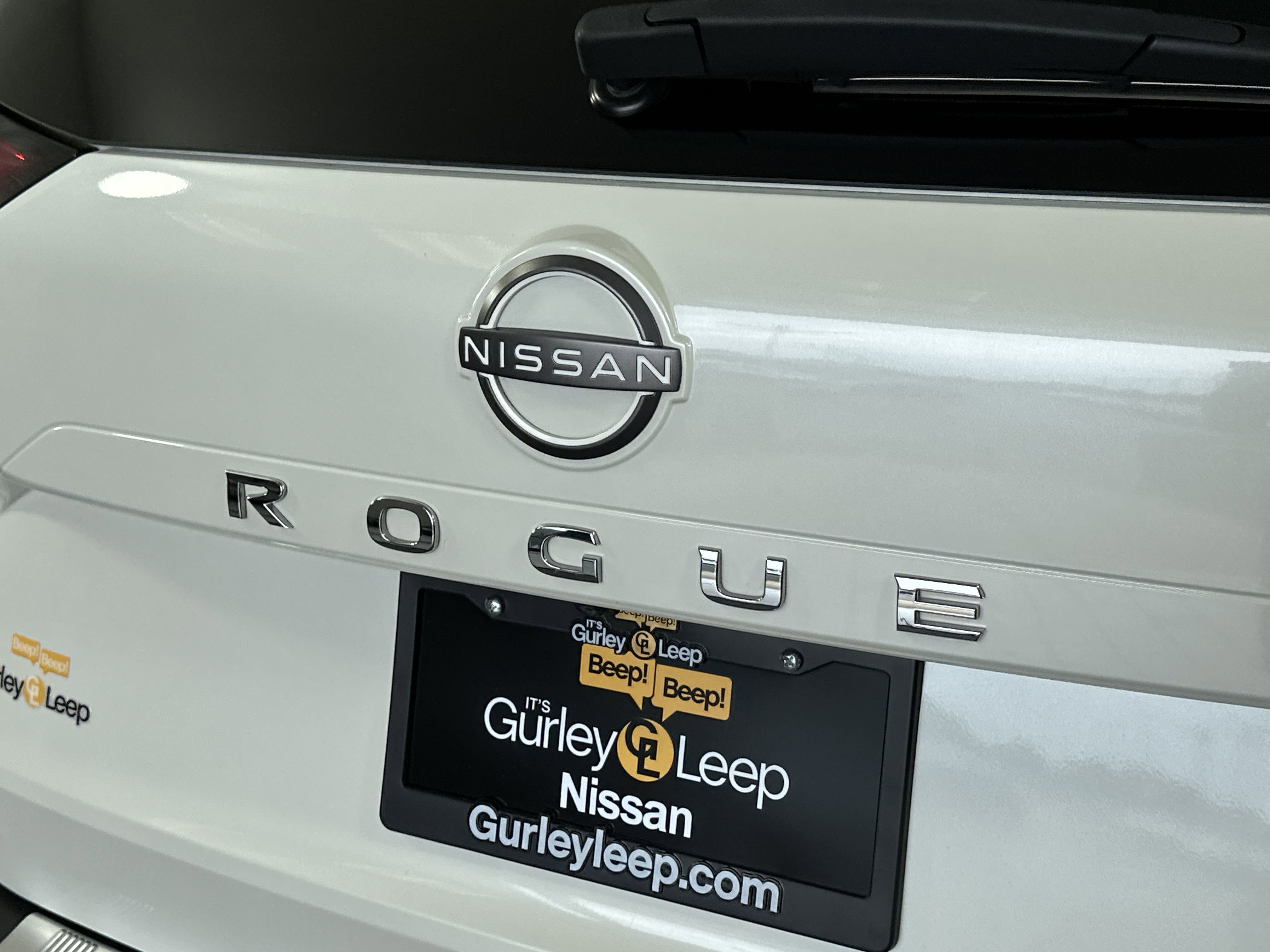 2023 Nissan Rogue SV photo 3