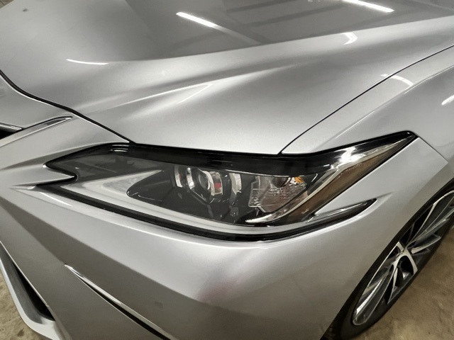 2022 Lexus ES 350 photo 8